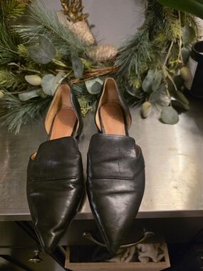Franco Sarto Black Pointed D'Orsay Leather Flats Size 8